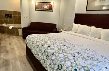 Studio 1 King Bed and 1 Full Bed with Jetted Tub Non-Smoking