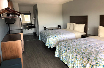 Suites 2 Full Beds Non-Smoking